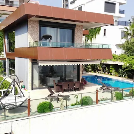 With A View And Pool Feriehus Alanya